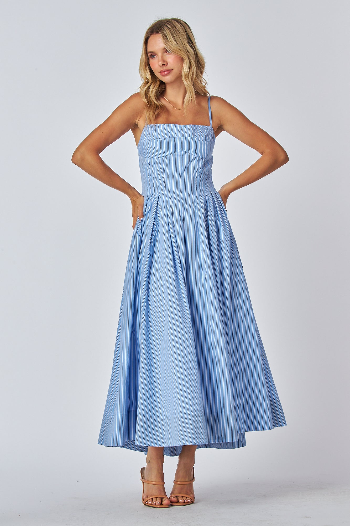 Long sleeve button-up shirt
Shirt collar blouse
Front button shirt top
Spaghetti strap maxi dress
Pleated waist A-line dress
Side zippered maxi dress
Two-piece dress set
Layered shirt and dress set
Elegant maxi dress outfit
Casual chic dress set
A-line pleated maxi dress
Lightweight long sleeve shirt
Adjustable spaghetti strap dress
Sophisticated dress and shirt combo
Versatile maxi dress set