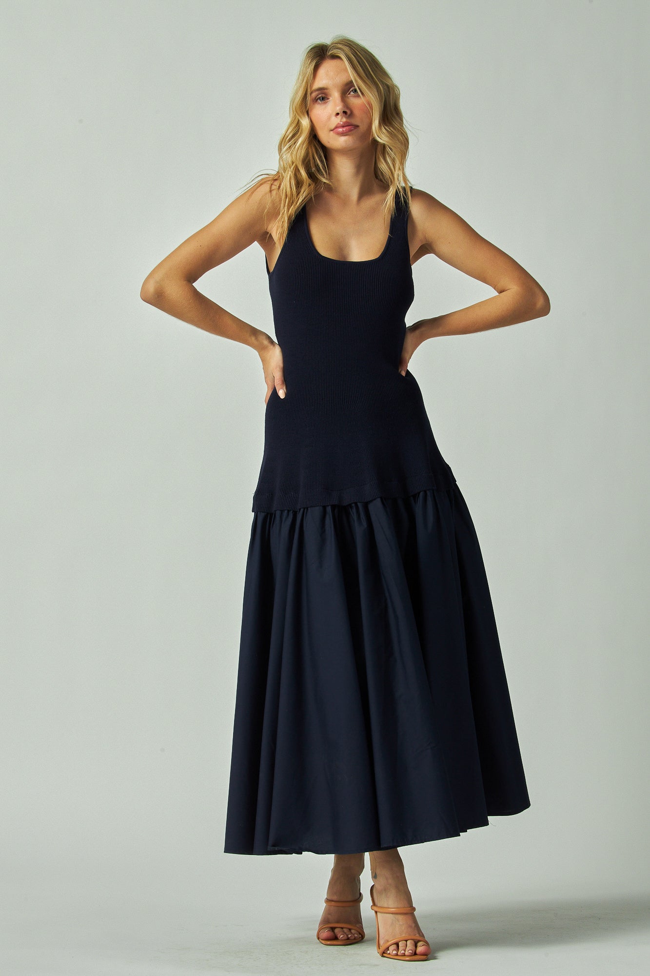Mixed fabric dress
Fit and flare dress
Two-tone shirtdress
Knit and poplin dress
Casual summer dress
