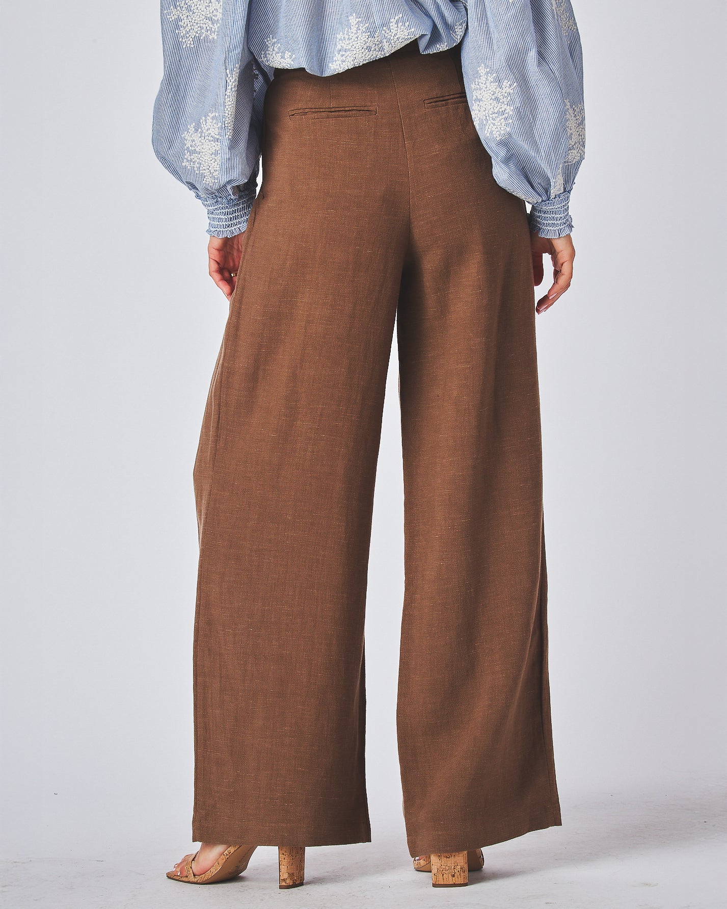 High waist wide-leg slacks
Flattering high-waisted pants
Wide-leg trousers for women
High-rise wide-leg trousers
High waist pants for curvy figures
Slimming high waist slacks
Wide-leg slacks with tummy control
Chic high-waisted wide-leg pants
Best wide-leg pants for petite women

Office-ready high waist wide-leg trousers
Comfortable wide-leg pants with flattering fit
High waisted wide-leg pants for work
Flowy wide-leg pants for tall women
Elegant high-rise wide-leg slacks
Stylish wide-leg pants with pockets