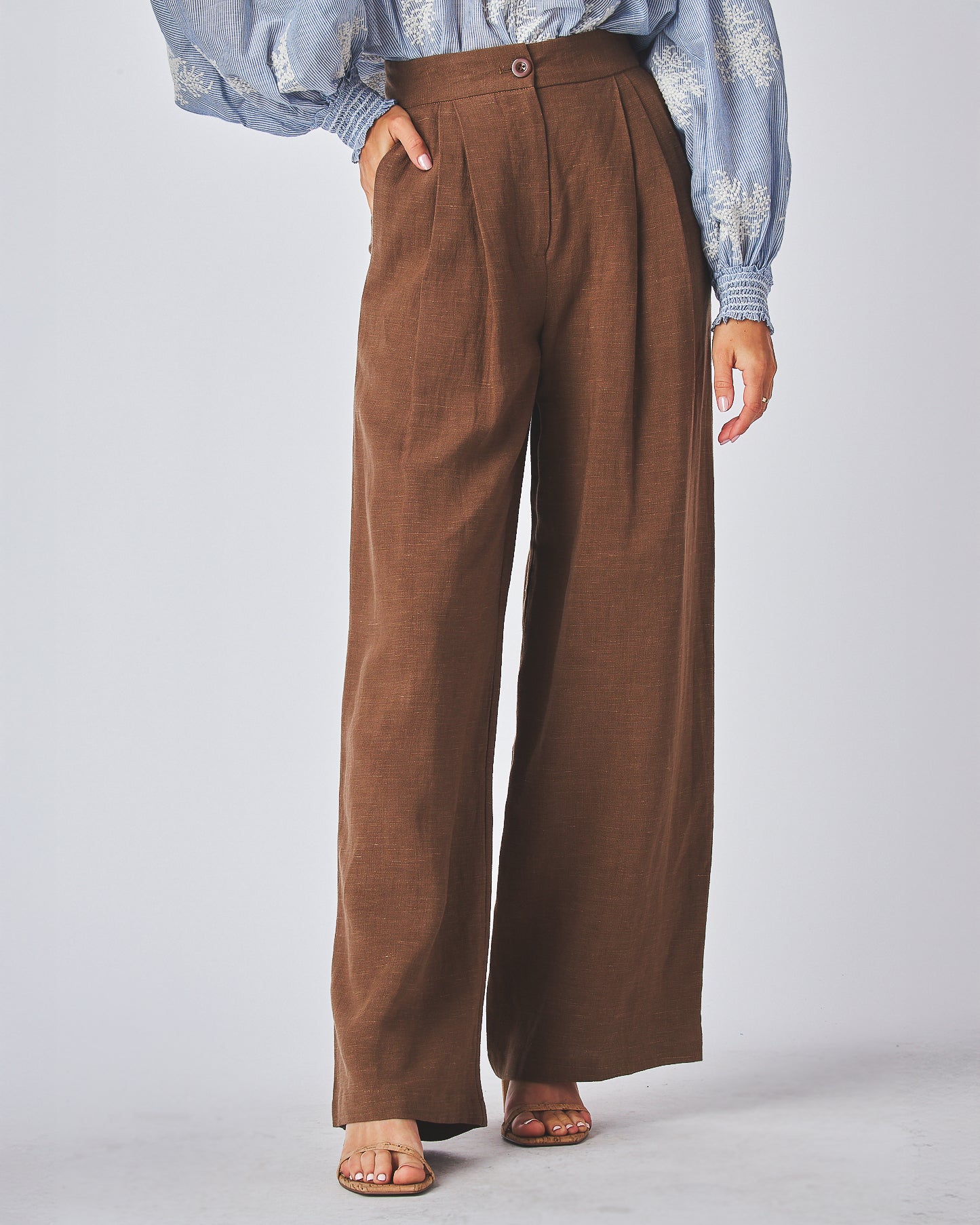 High waist wide-leg slacks
Flattering high-waisted pants
Wide-leg trousers for women
High-rise wide-leg trousers
High waist pants for curvy figures
Slimming high waist slacks
Wide-leg slacks with tummy control
Chic high-waisted wide-leg pants
Best wide-leg pants for petite women

Office-ready high waist wide-leg trousers
Comfortable wide-leg pants with flattering fit
High waisted wide-leg pants for work
Flowy wide-leg pants for tall women
Elegant high-rise wide-leg slacks
Stylish wide-leg pants with pockets