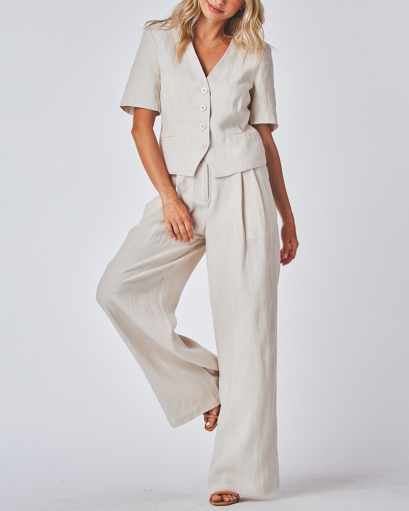 High waist wide-leg slacks
Flattering high-waisted pants
Wide-leg trousers for women
High-rise wide-leg trousers
High waist pants for curvy figures
Slimming high waist slacks
Wide-leg slacks with tummy control
Chic high-waisted wide-leg pants
Best wide-leg pants for petite women

Office-ready high waist wide-leg trousers
Comfortable wide-leg pants with flattering fit
High waisted wide-leg pants for work
Flowy wide-leg pants for tall women
Elegant high-rise wide-leg slacks
Stylish wide-leg pants with pockets