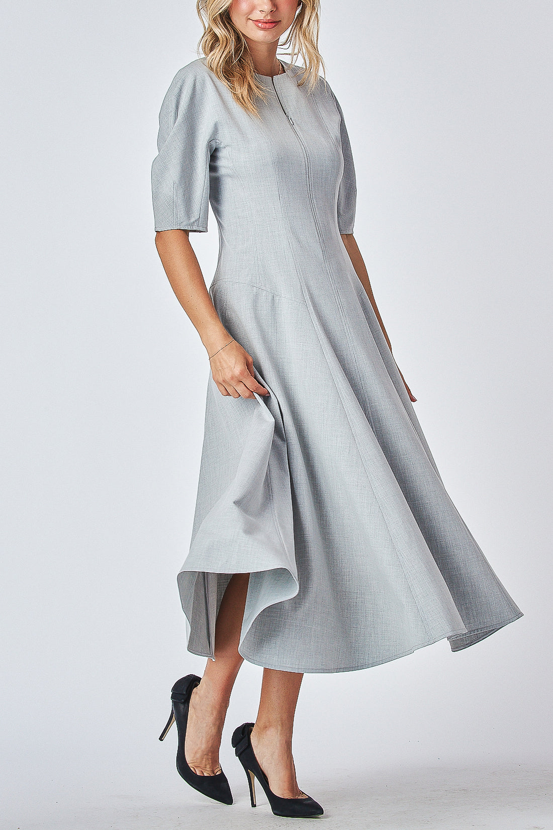 Modern midi length dress
Double zip closure dress
