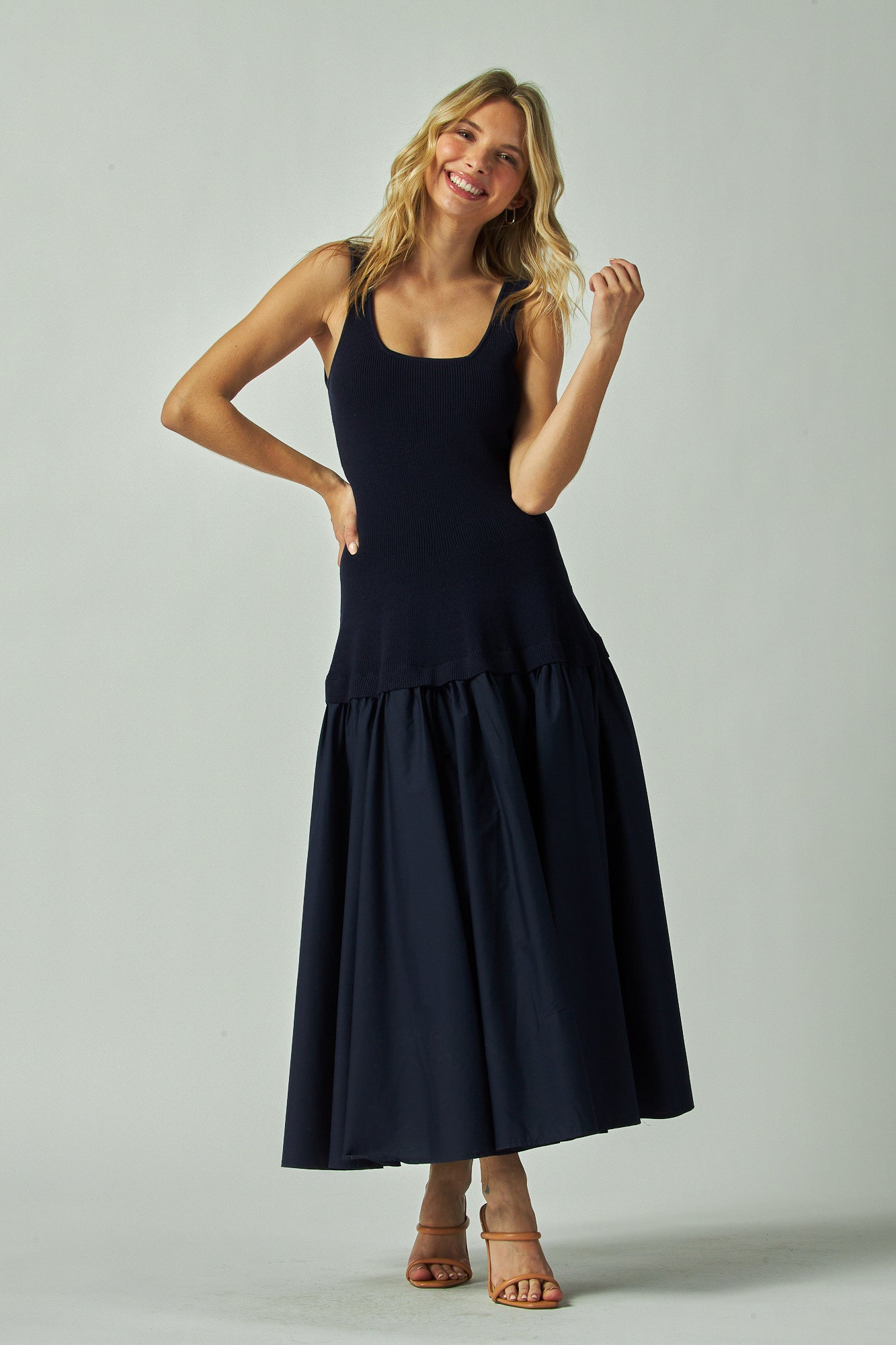 Mixed fabric dress
Fit and flare dress
Two-tone shirtdress
Knit and poplin dress
Casual summer dress