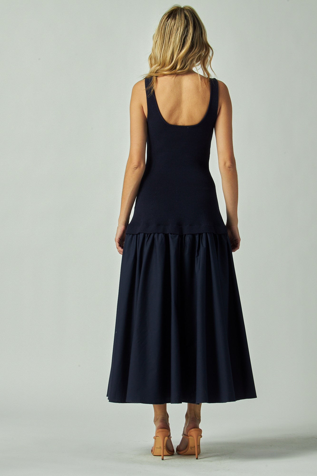 Mixed fabric dress
Fit and flare dress
Two-tone shirtdress
Knit and poplin dress
Casual summer dress