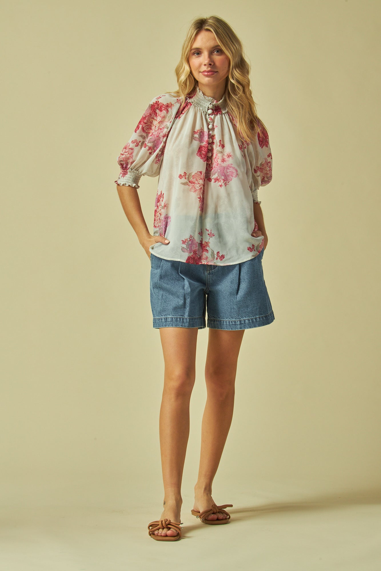 High rise denim shorts
Zip fly denim shorts
Pleated front shorts
Multi pocket denim shorts
Casual denim shorts
Women's high waist shorts
Front pleated denim shorts
Functional pocket shorts 
Summer denim shorts
Relaxed fit denim shorts
Street style denim shorts
Practical denim shorts
Trendy high waist shorts
Classic denim shorts with pockets
Vintage-inspired pleated shorts
Durable zip fly shorts