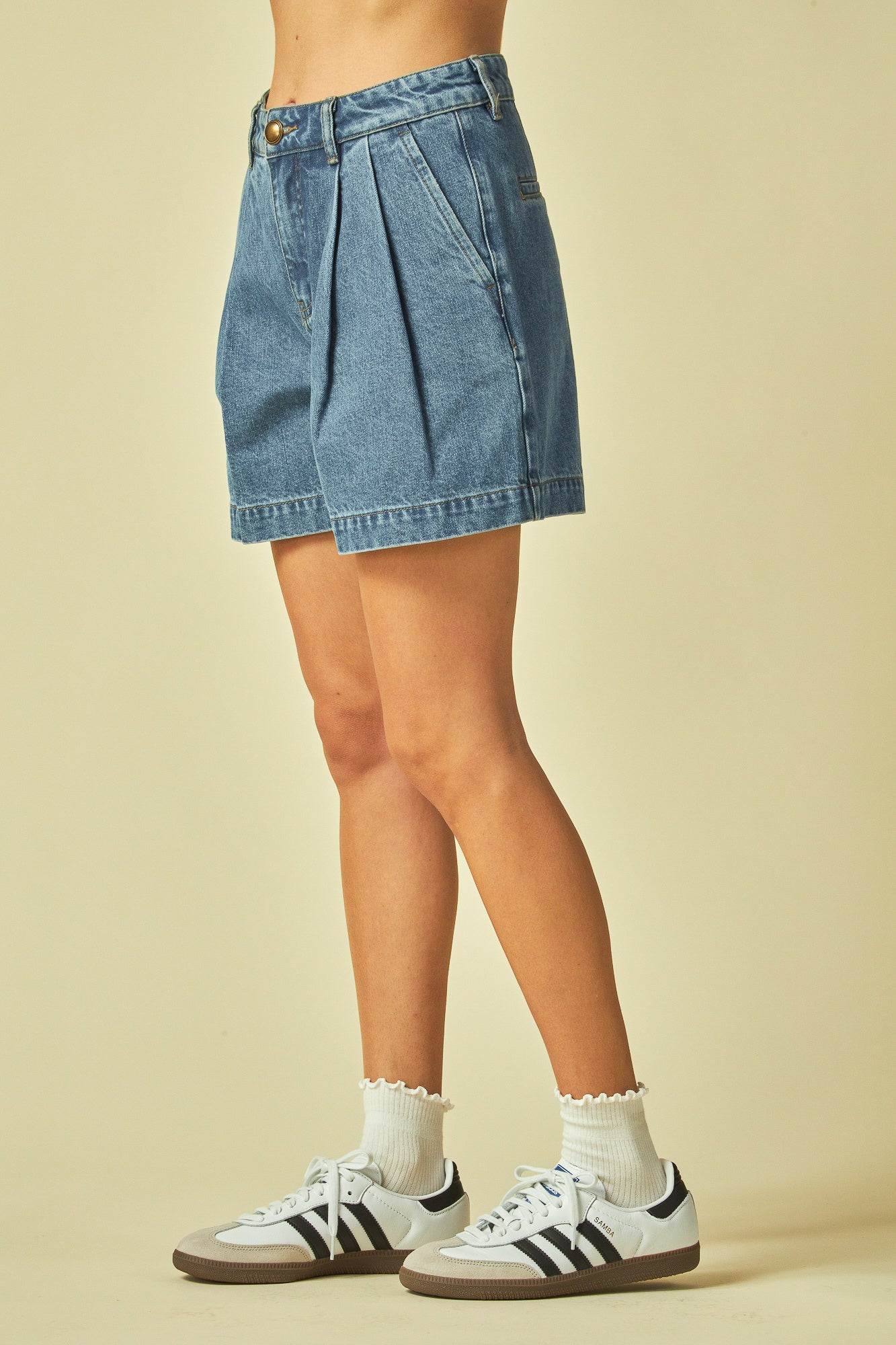 Light blue denim shorts
High waist denim shorts
Pleated denim shorts
Relaxed fit denim shorts
Zip fly shorts
Denim shorts with side pockets

Casual summer shorts
Vintage style denim shorts
Women’s high rise shorts
Soft denim pleated shorts
Trendy relaxed fit shorts
Blue jean shorts for women
Lightweight denim shorts
Everyday casual denim shorts
Classic high-waisted jean shorts