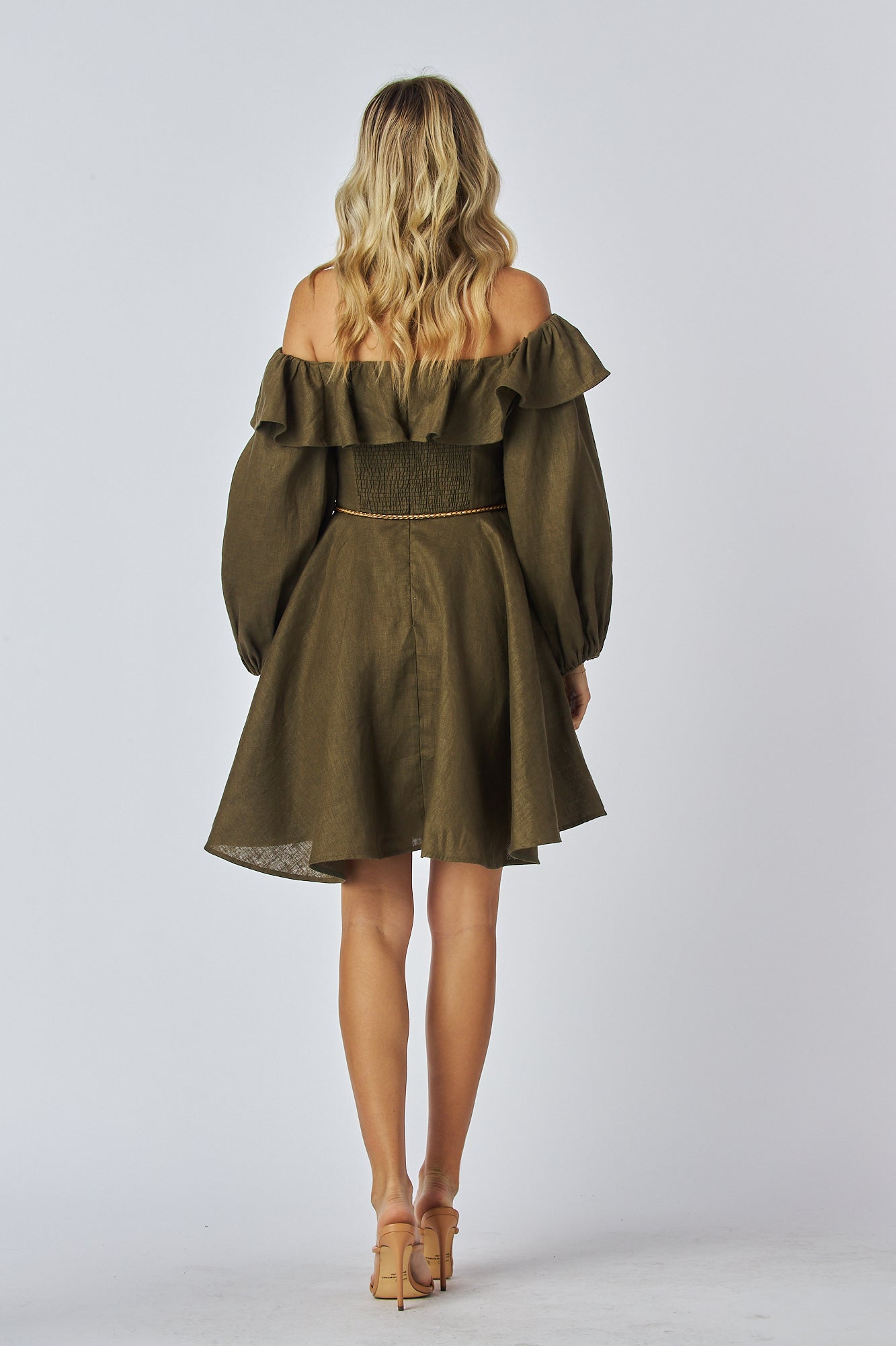 Off shoulders
Bishop long sleeves
String tie belt
Ruffle neck
circle skirt