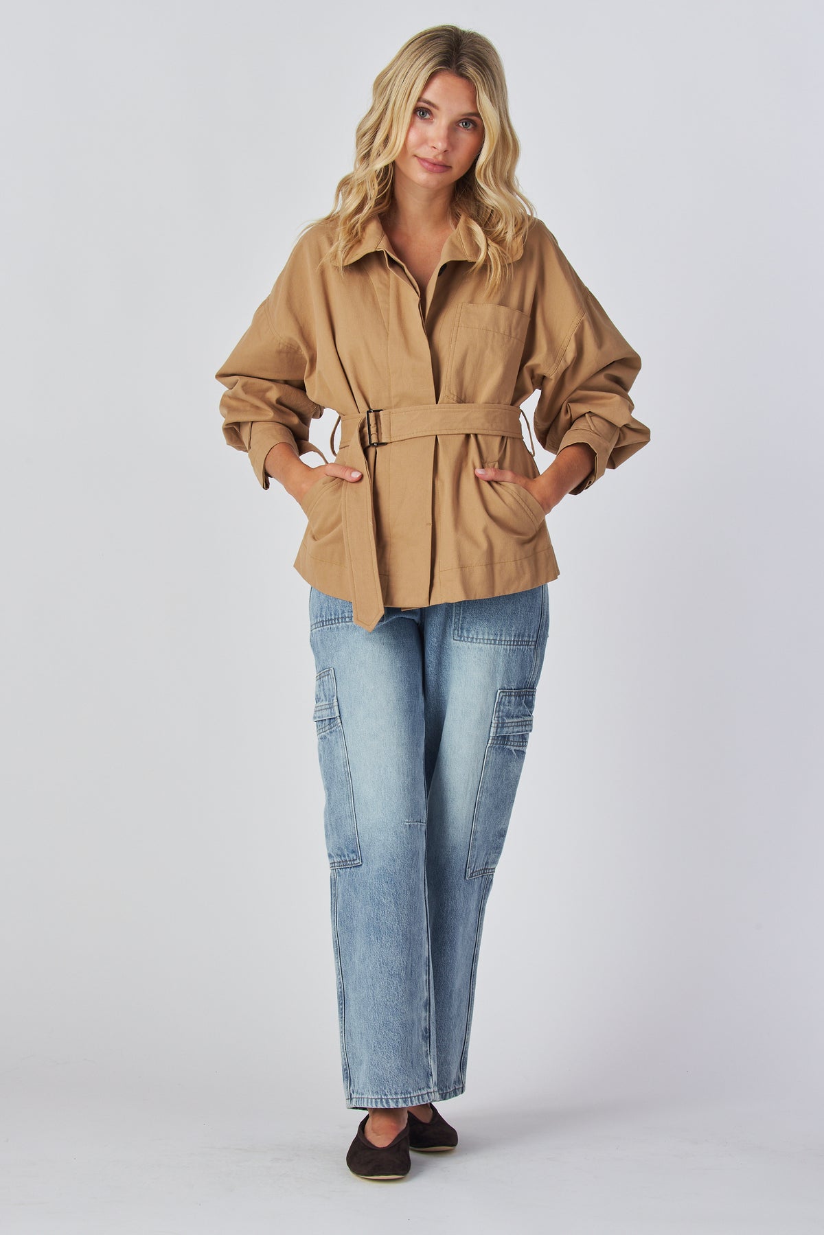 Linden Jacket in taupe cotton with shirt collar and self belt, front view