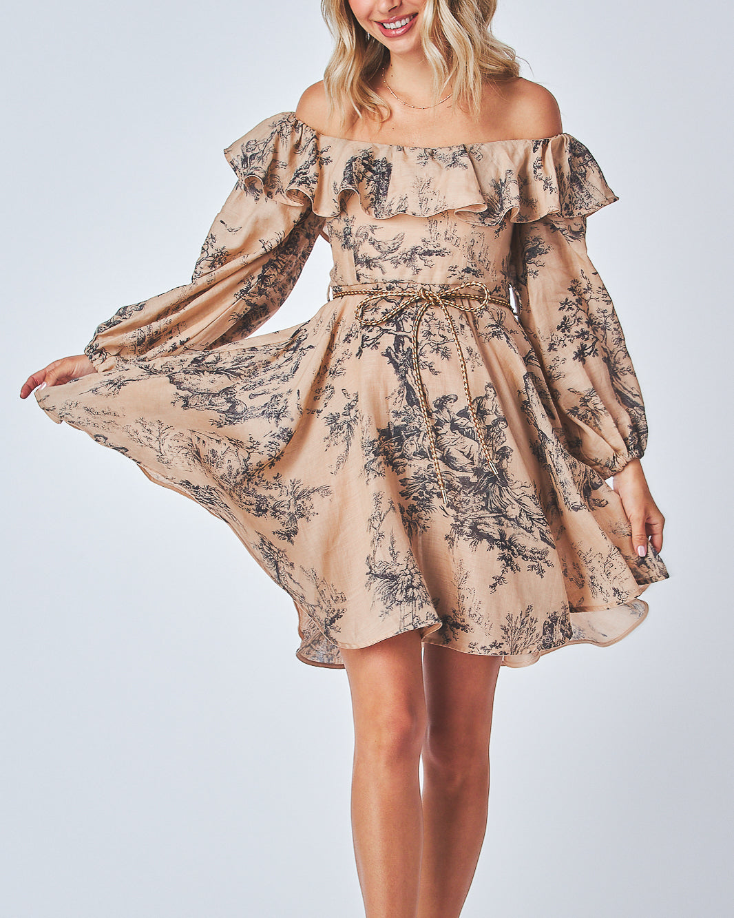 Off shoulders
Bishop long sleeves
String tie belt
Ruffle neck
circle skirt
100% linen Lining 100% Cotton