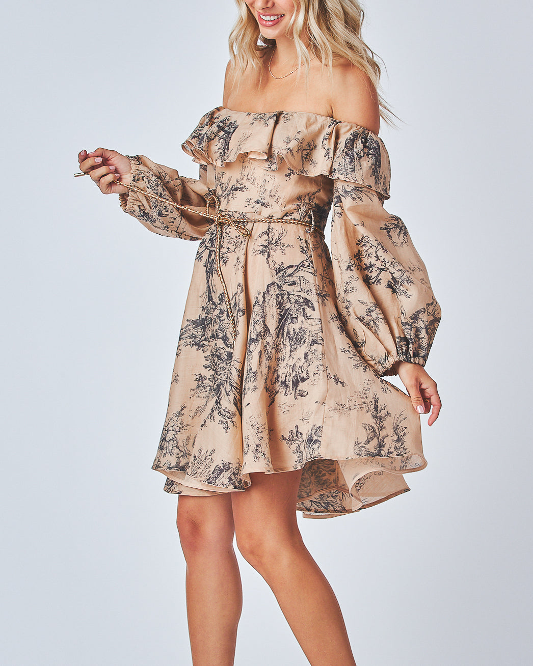 Off shoulders
Bishop long sleeves
String tie belt
Ruffle neck
circle skirt
100% linen Lining 100% Cotton