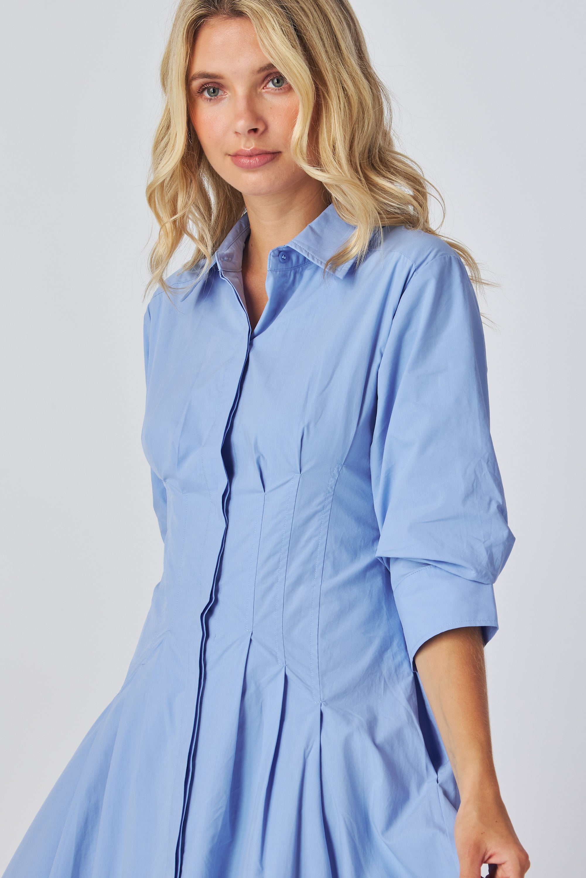 3/4 sleeve maxi dress
Shirt collar maxi dress
Hidden button-up dress
Front and back pleated dress
Pleated maxi shirt dress